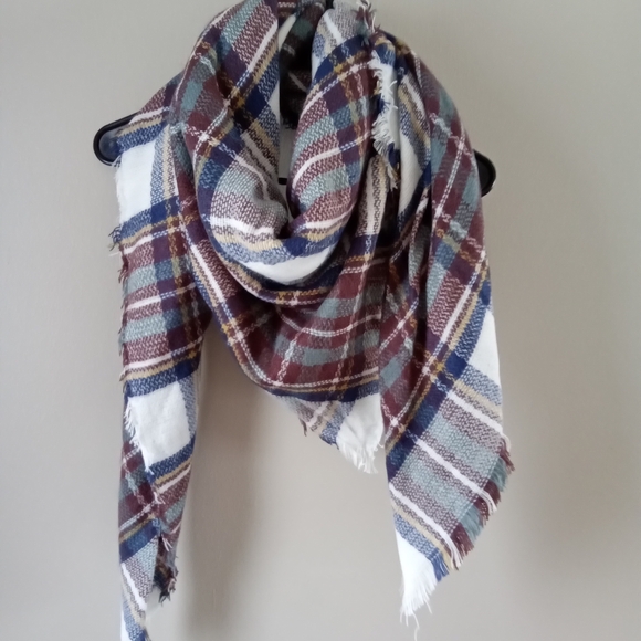 Stylish Multi-Patterned Scarves Set - Picture 4 of 8